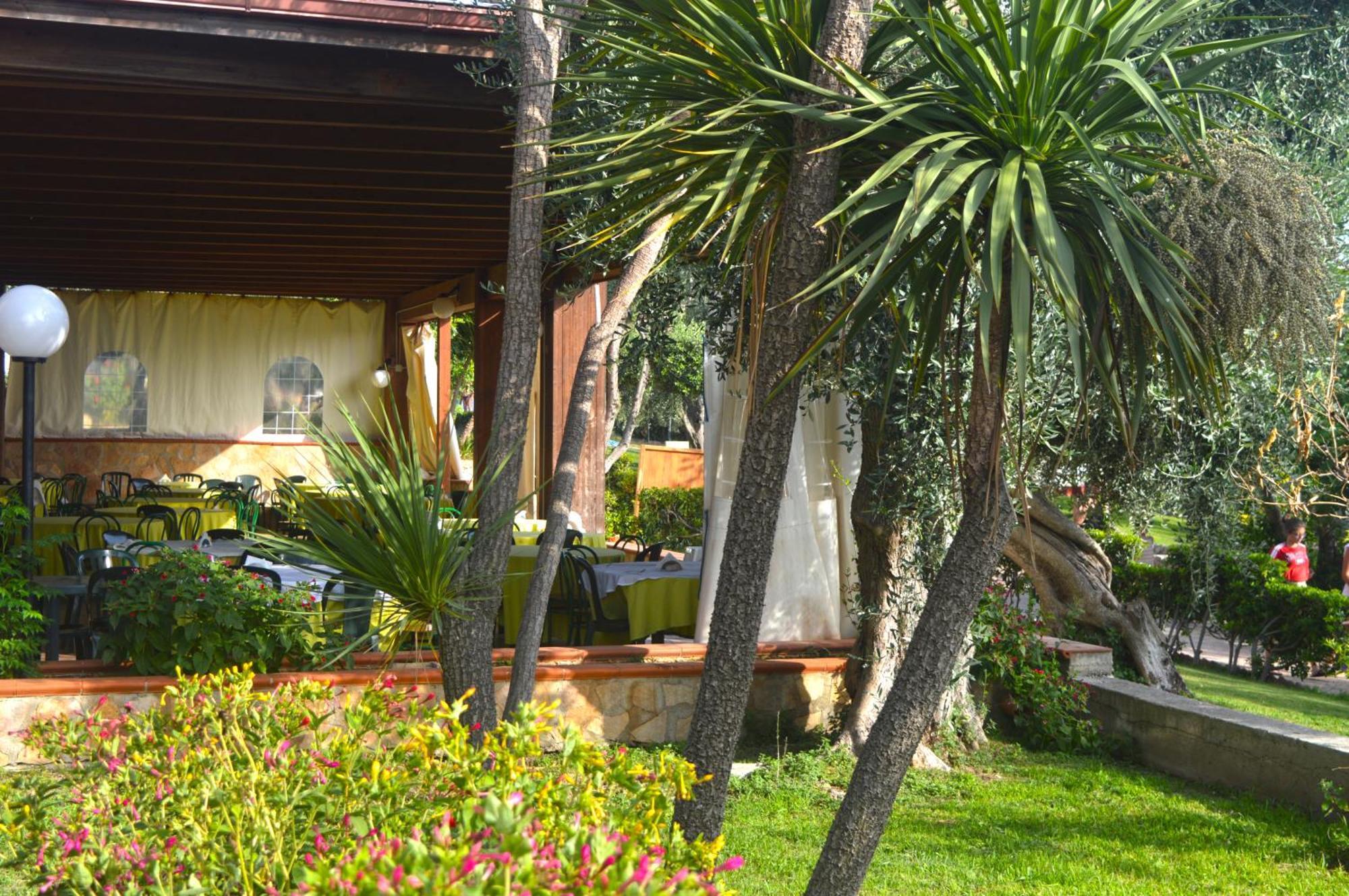 Villaggio Uliveto Rodi Garganico Exterior foto